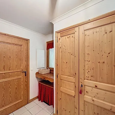 : 3 Pièces, 6 Pers, Parking, Balcon - Fr-1-507-81 *